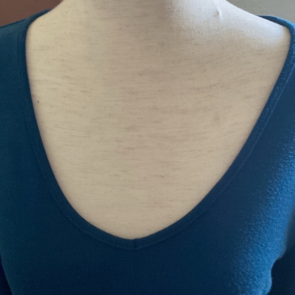 Ruffles🌬️🌫️🪽On Edges Top - Picture 5 of 17